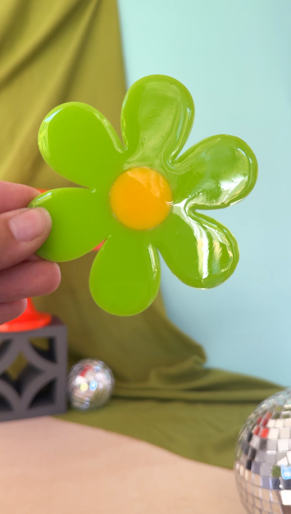 Retro Inspired Acrylic Flower Coaster