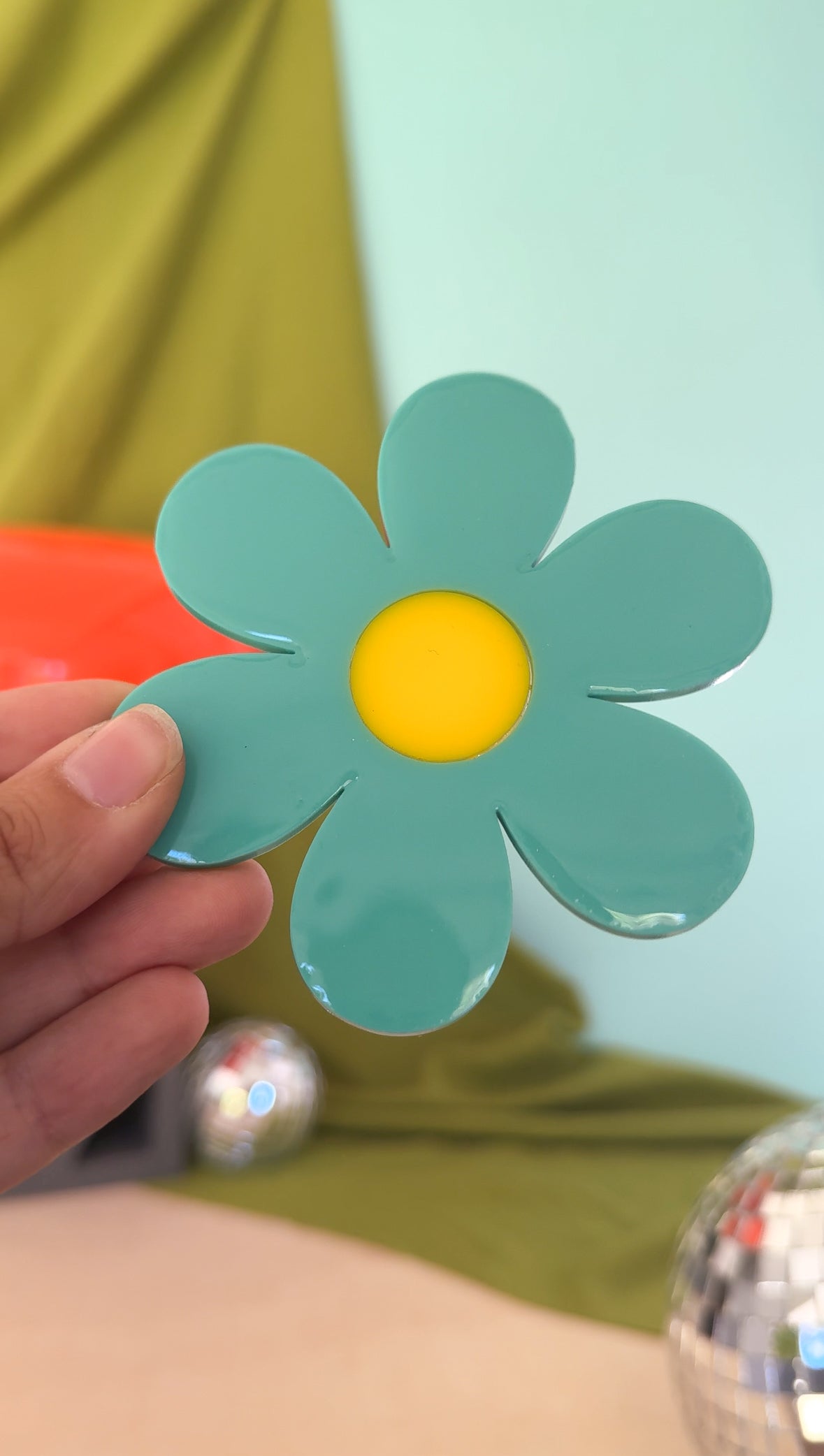 Retro Inspired Acrylic Flower Coaster